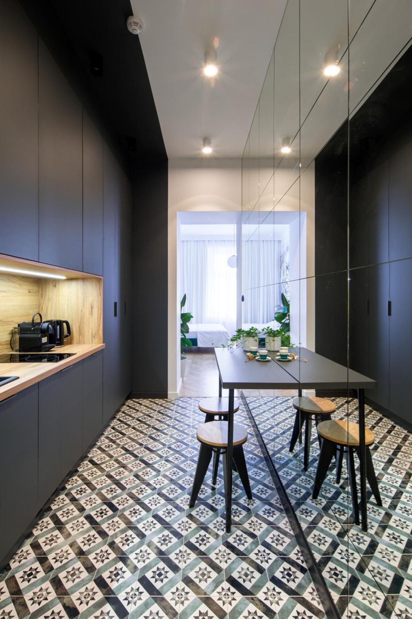 Golden Merchant Main Square Apartment *